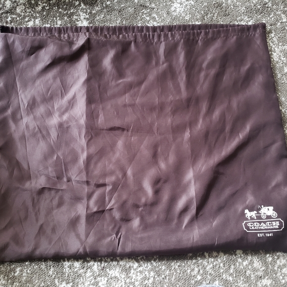 Brown/red Coach bag. Very clean. Lightly used. Includes matching wristlet. - Picture 4 of 7